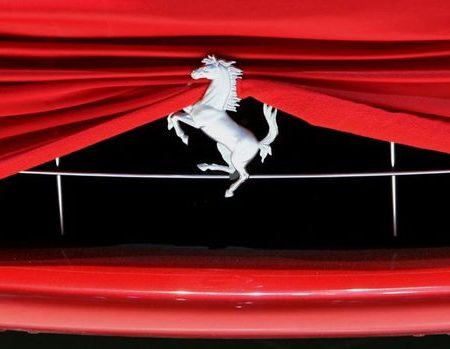 Ferrari’nin ilk elektrikli modelinin fiyatı dudak uçuklatacak