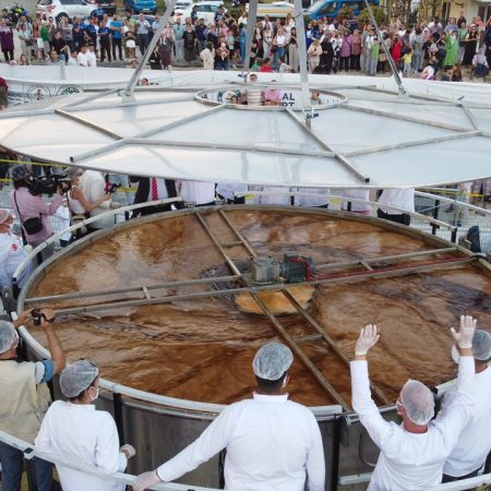 30 ton tarhana pişirip Guinness Rekorlar Kitabı’na girdiler!