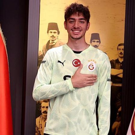 Galatasaray, Jankat Yılmaz’la sözleşme imzalayıp Adanaspor’a kiraladı